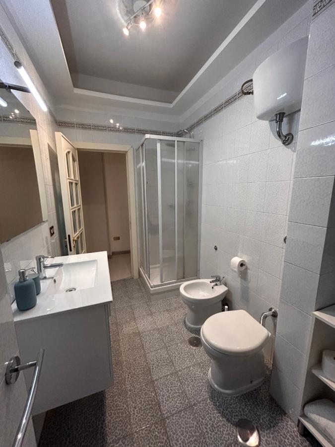 Casa Di Nonna: Appartamento Napoli Bagian luar foto