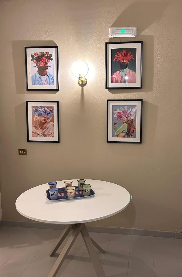 Casa Di Nonna: Appartamento Napoli Bagian luar foto
